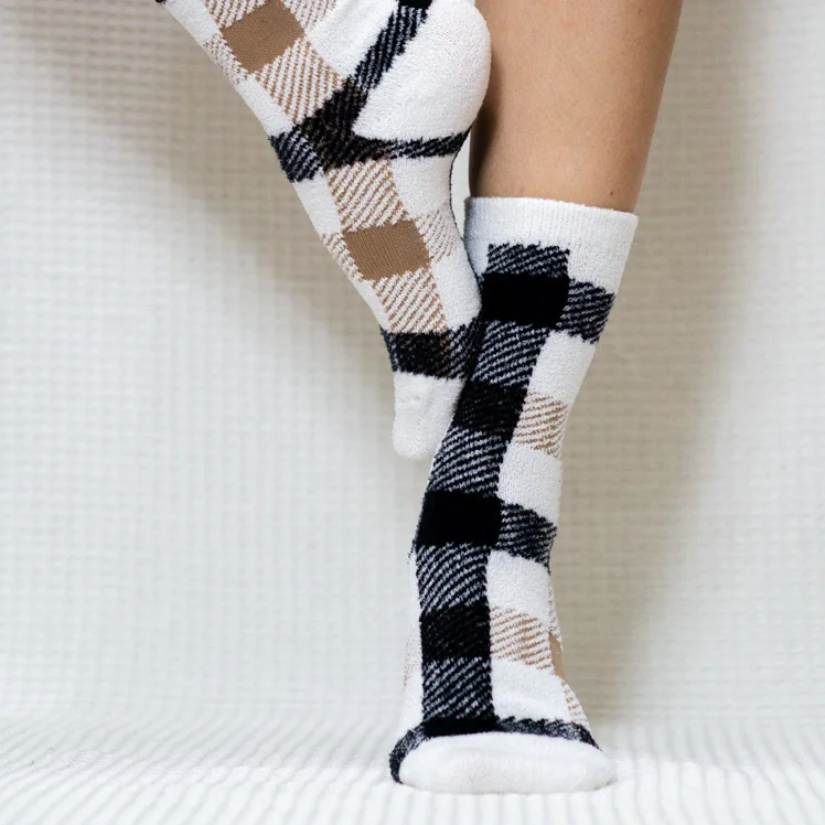 Black Beige Plaid Quarter Combed Cotton Socks for Women