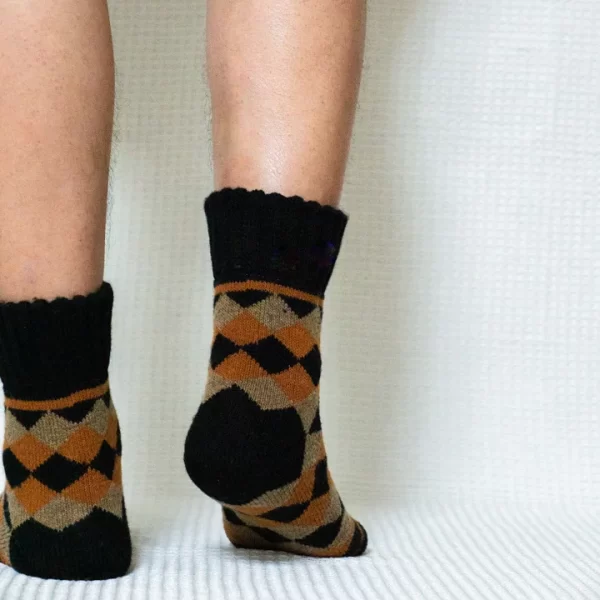 Black Diamond Pattern Quarter Wool Socks for Men