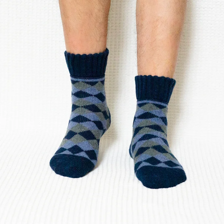 Blue Diamond Pattern Quarter Wool Socks for Men