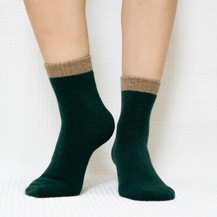 Dark Green Quarter Wool Winter Socks for Women