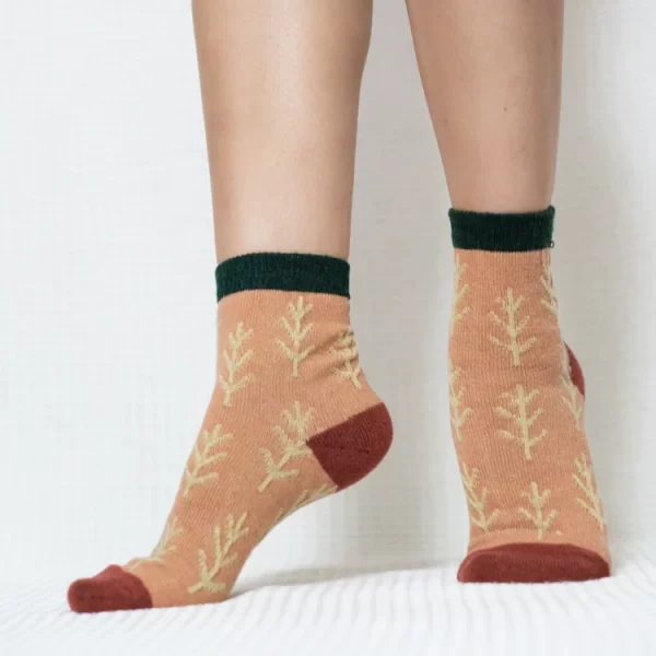 Embroidered Leaf Quarter Wool Socks for Women