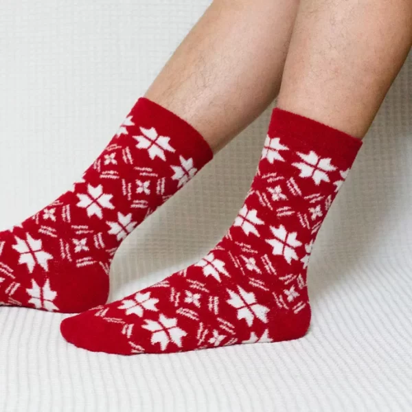 Red Snowflake Quarter Fuzzy Socks for Men